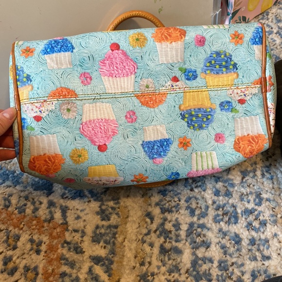 Dooney & bourke limited edition cupcake purse - Picture 8 of 8